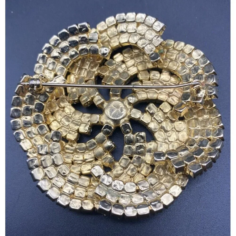 Vtg Brooch Rainbow AB Rhinestone Pinwheel Swirl Gold Tone Prom Wedding Pageant - Picture 4 of 7